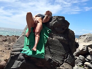 Risky Sex on Public Beach with Perfect Body Teen blond