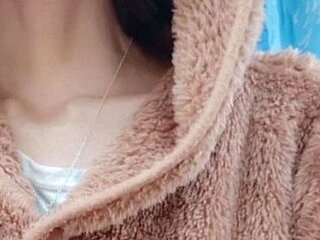 Brunette Solo Webcam Masturbation