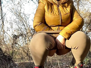 Mature Ukrainian MILF Pissing Outdoor Doggy Style - Big Ass BBW Homemade