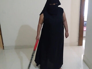 35 Year Old Indian Muslim Neighbor Stepaunty Fucked While Sweeping the House