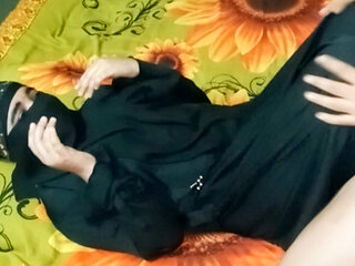 Hijabi girl wearing a burqa is interested in sex