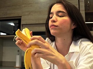 Karolin Gomez's Seductive Solo Tease