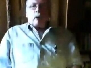 Amateur Masturbating Bear