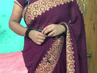 Hot Desi Look in Saree Come Feel the Charm