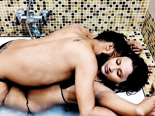 A desi couple went to a five star hotel and fuck hard in Jacujji