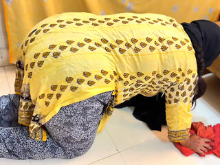 Marriage Al'ab Dhat Almuakhrat Alkabirat Walshawniat Ealiqat Taht Alsarir Walan Turid Mumarasat Aljins