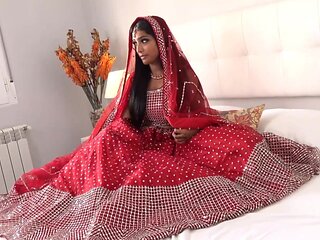 Bride with a badass puss wants to get fucked finally