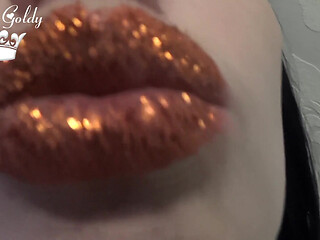 Golden lip seduction