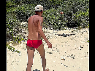 Praia,trilha e muita botelhada no cuzinho da putinha de calcinha