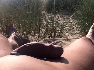 Letting strangers watch me masturbate on the beach