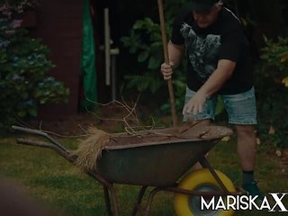 MARISKAX Valentina Ricci ass fucked by the pool guy