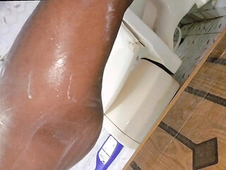 Aunty Beautiful Bathing Today I Saw