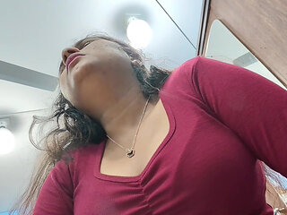 Malayali girl pussy lick by her mallu boyfriend in her home while her husband not in home