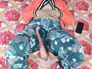 Indian Desi girlfriend pusssy fuck with carrot sex girl