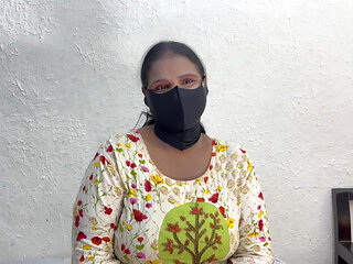 Ek admine ek garib ladki ko choda uska faida uthaya