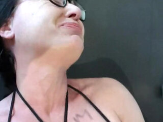 Squirting in the bath with chain orgasm