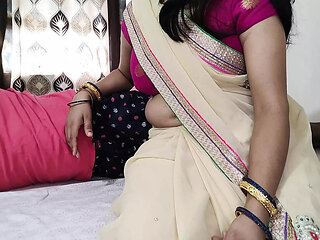 Indian Bhabhi Cheat Hubby Sex with Devar in Saree with Hindi Audio