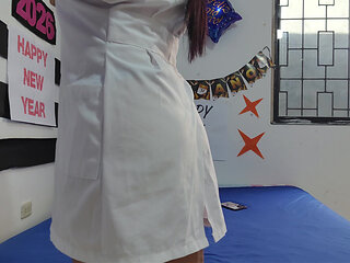 Sexy masseuse masturbates while talking about perverted things