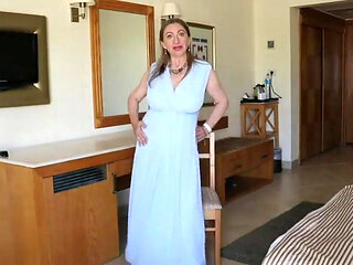 Bellboy Came to My Room and I to Seduced Him