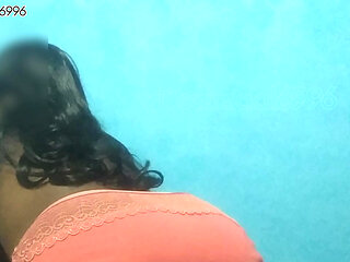 plese fuck my shemale mommy ass