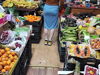 Stepmother Nimfomaniac Does Double Penetration with Vegetables!