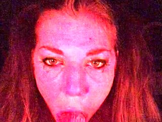 Webcam fun mature brunette with toys cum on cam