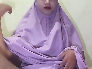 Muslim Femboy Needs to Fuck