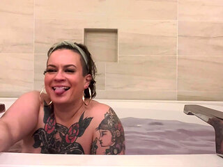 Tattooed PAWG Plays in the Tub and Vapes