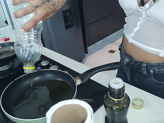 Cooking with Cummy Bear