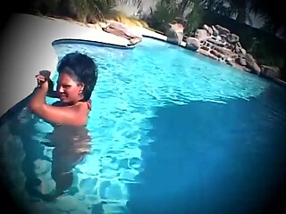 Trans Masturbation in the Pool