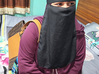 I soaked the juicy pussy of the installment madam.