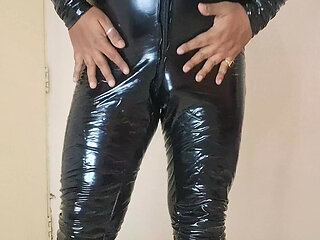 Evolve Fight Latex Doll for You Come Swallow My Cum