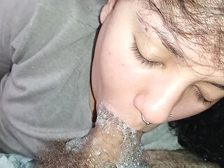 BIG LIPS SUCKING THE BOTTOM OF THE HARD COCK, ROLLING HARD AND DELICIOUSLY