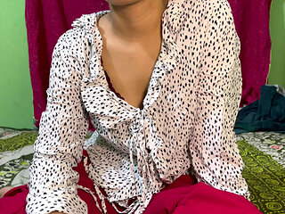 My sexy stepcousin looks very hot and to day i want to fucking with her