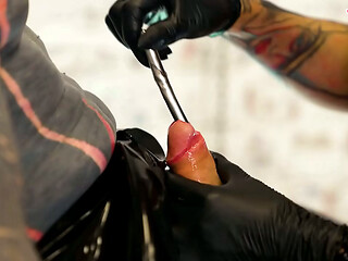 Latex Dominatrix Trio Sound &amp_ Finger the Tattooed Slave&rsquo_s Cock