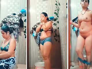 Stepsister Shower Surprise Woman Shows Her Body