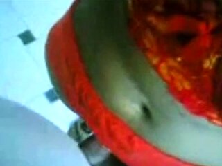 Malaysian Hijabi Gives Blowjob in the Office