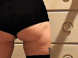 Twerking Lesson for Sissy Slave