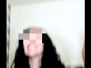 Marido quiere ser cuckold pero su nunca ha hecho nada as&iacute_ que la trajo para que vea como nos cogemos a Isa y te jale la verga mientras ve como me follo a otra