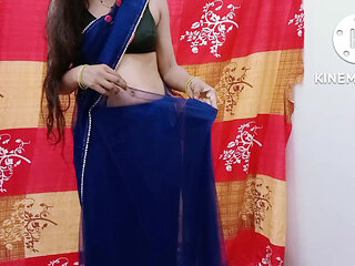 Your Hot Video: Priya Masturbates in Cinema in Saree.