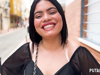 PutaLocura - Camarera culona Makarena busca trabajo y termina siendo follada en Pilladas