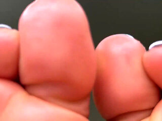 Wrinkly Toes up-close