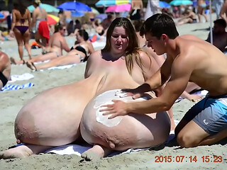 (AI GENERATED) Busty beach footage vol 2 (Fapermann)