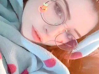 Amateur teen gives pov lapdance