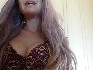Hairy aunt knows how to make you happy