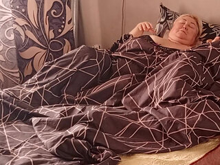 shared a bed with my stepmom fucked her in the mouth and then in the pussy doggy style