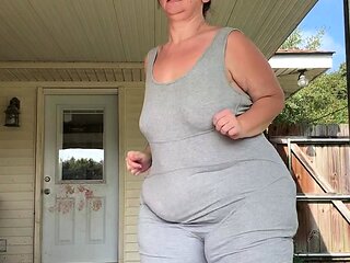 -Onlyfans.com- Hourglassleigh - Now That It---s Warm Again-