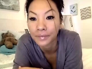 Hot brunette gives you a nice close up masturbation