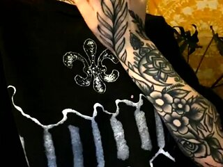 Amateur hottie solo masturbation