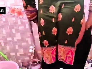 Muskan Rani Pakistani Girl Viral Homemade Sex Video - Amateur Wife Lovemaking